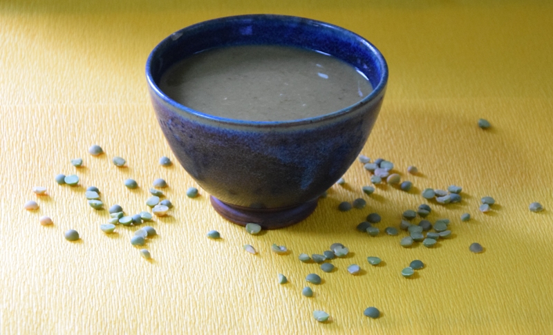 Velouté de pois cassés aux poireaux caramélisés et mâche (IG bas)